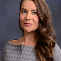 Erica Roth portrait