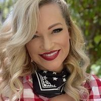 Official portrait of Mindy Robinson
